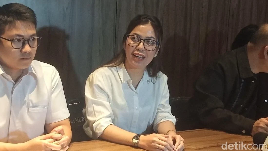 Gak Pernah Jalan Berdua, Kamelia Curhat Rasanya Jadi Pacar Ammar Zoni di Tengah Jeruji Besi