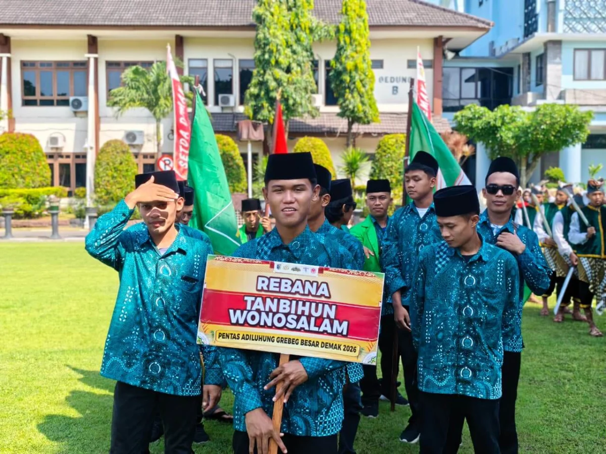 Grebeg Besar Demak 2026: Aksi Memukau Rebana Tanbihun Rifa’iyah dalam Iring-Iringan Patang Puluhan