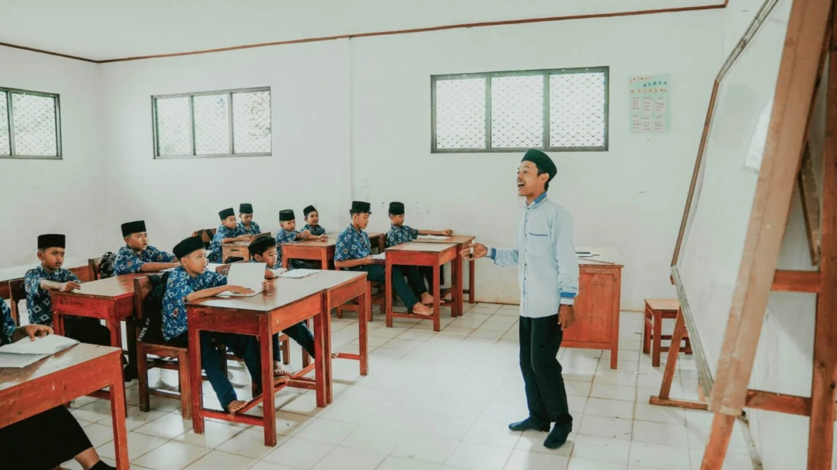 Kesejahteraan Guru Honorer dan Solusi Kemandirian ala Rifa’iyah