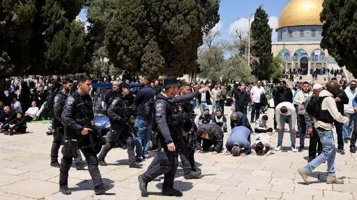 Ketegangan Meningkat: Menteri dan Puluhan Pemukim Israel Kembali Serbu Kompleks Masjid Al-Aqsa
