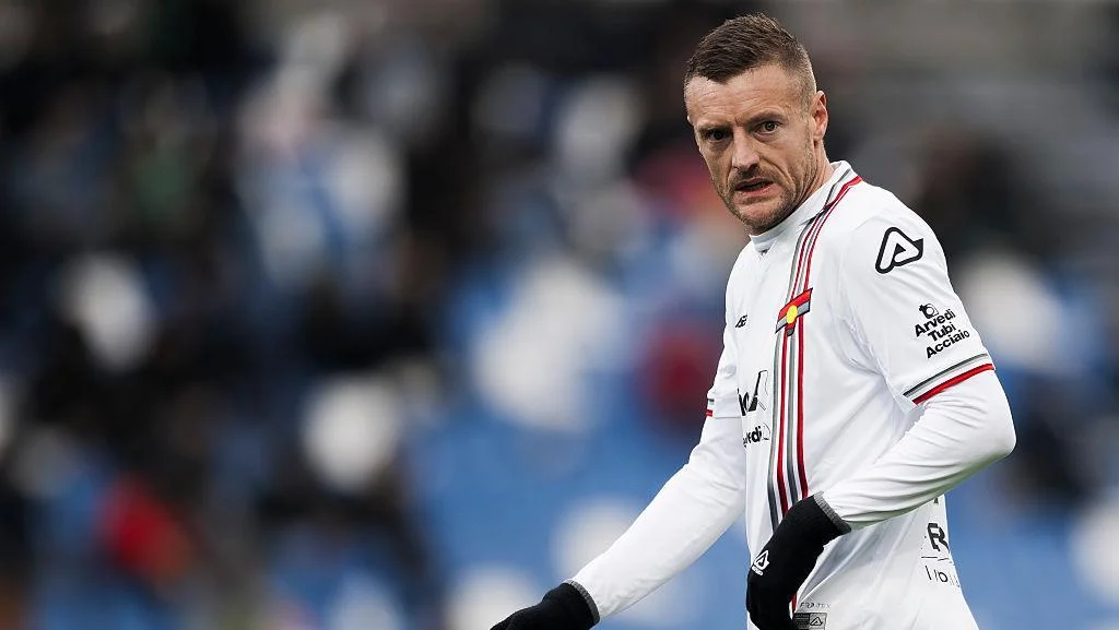 Mirisnya Jamie Vardy: Dua Musim Beruntun Degradasi, Nasib Malang Sang Striker Veteran di Serie A