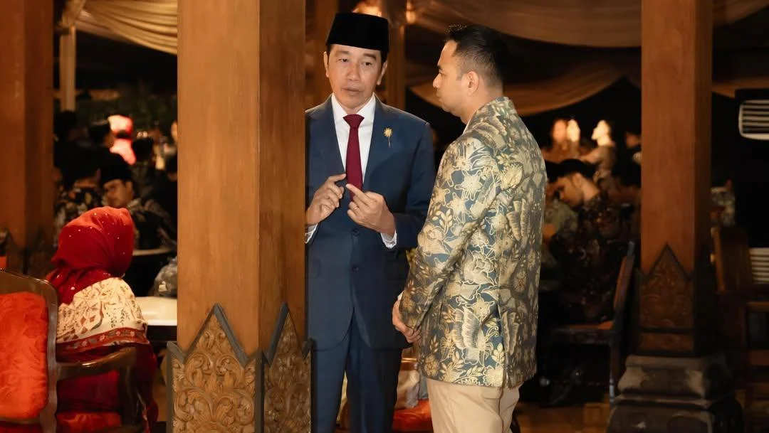 Raffi Ahmad Ngobrol 4 Mata dengan Jokowi di Pernikahan Anak Soimah