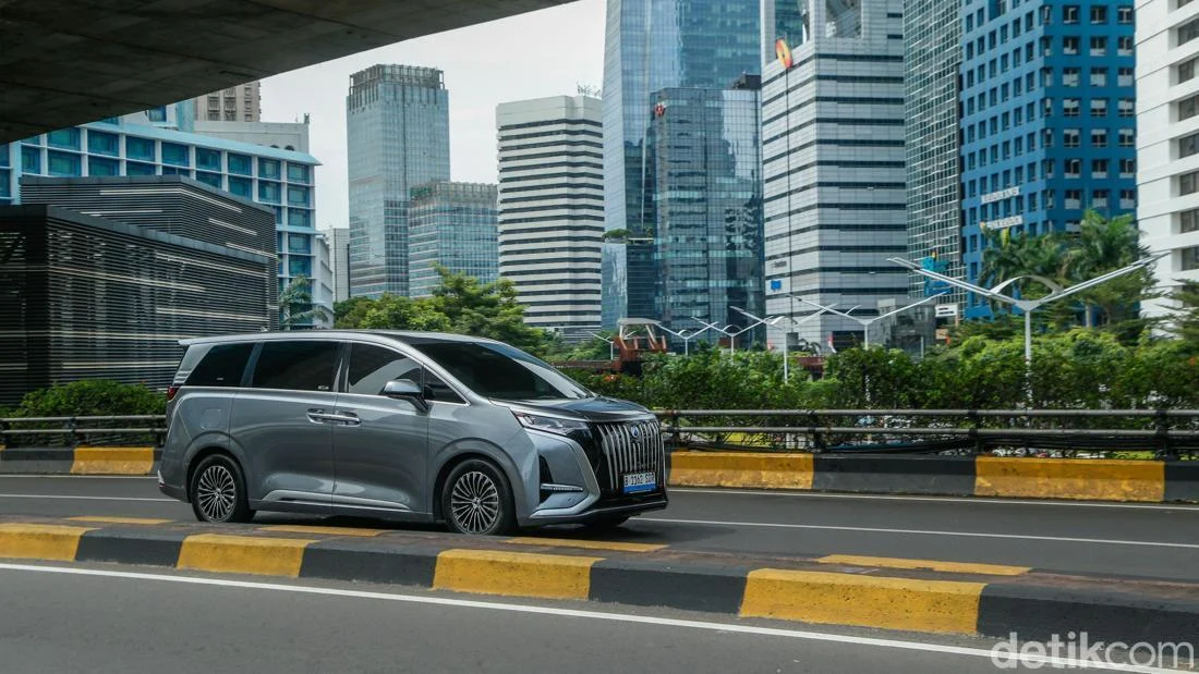 Resmi! Mobil Listrik Tetap Bebas Pajak dan Ganjil Genap di Jakarta