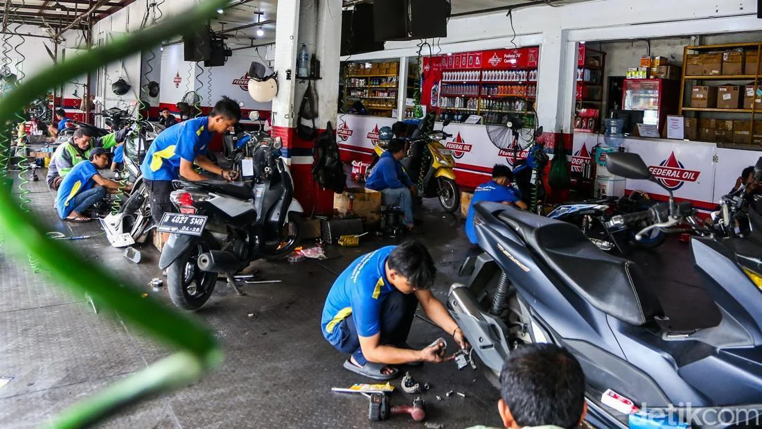 Rupiah Melemah, Harga Suku Cadang Bengkel Meroket Hingga 30 Persen: Beban Baru Bagi Pengguna Kendaraan