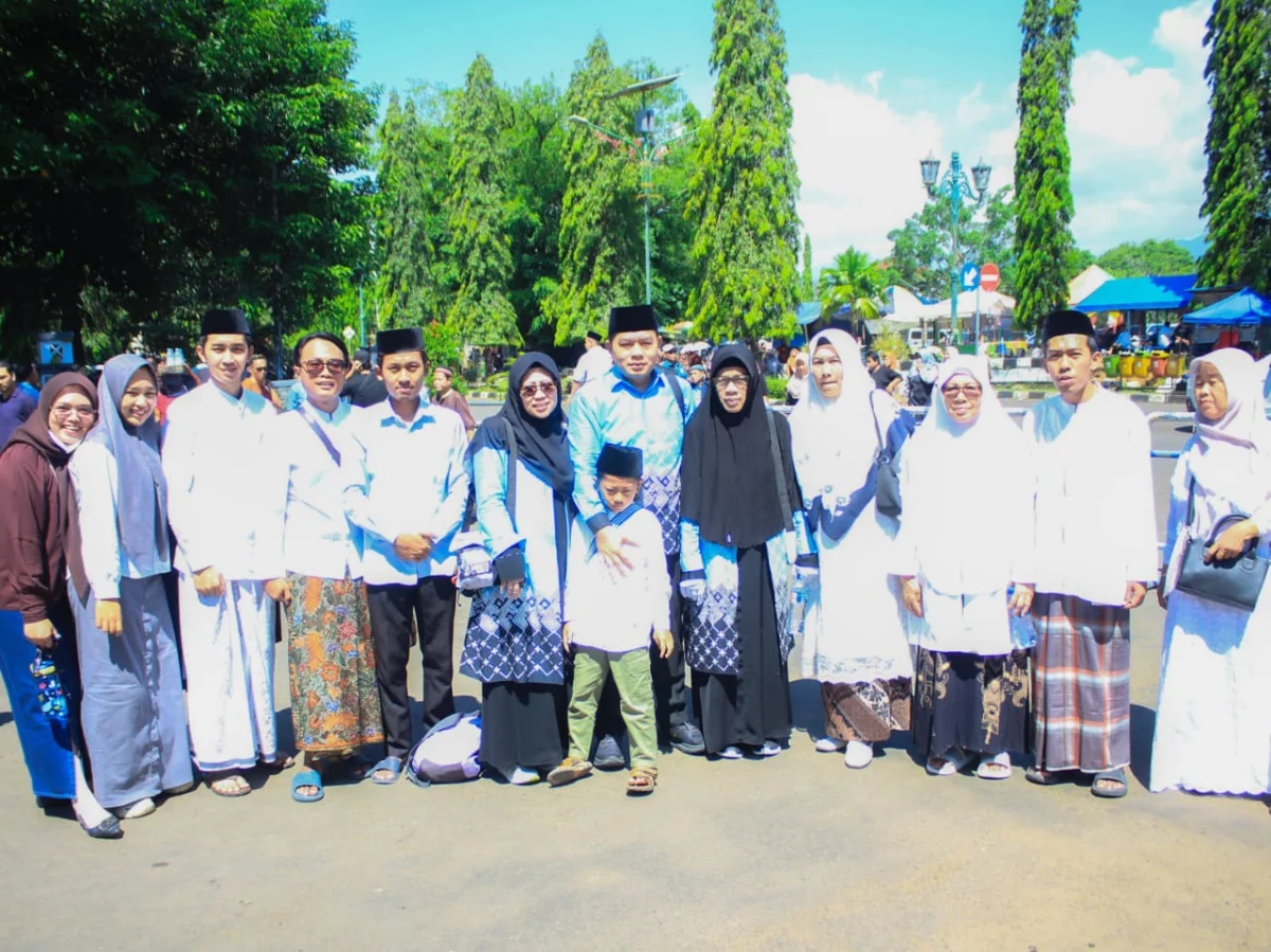 Sekjen PP Rifa’iyah Berangkat Haji, Jemaah Kesesi Antar hingga Donohudan