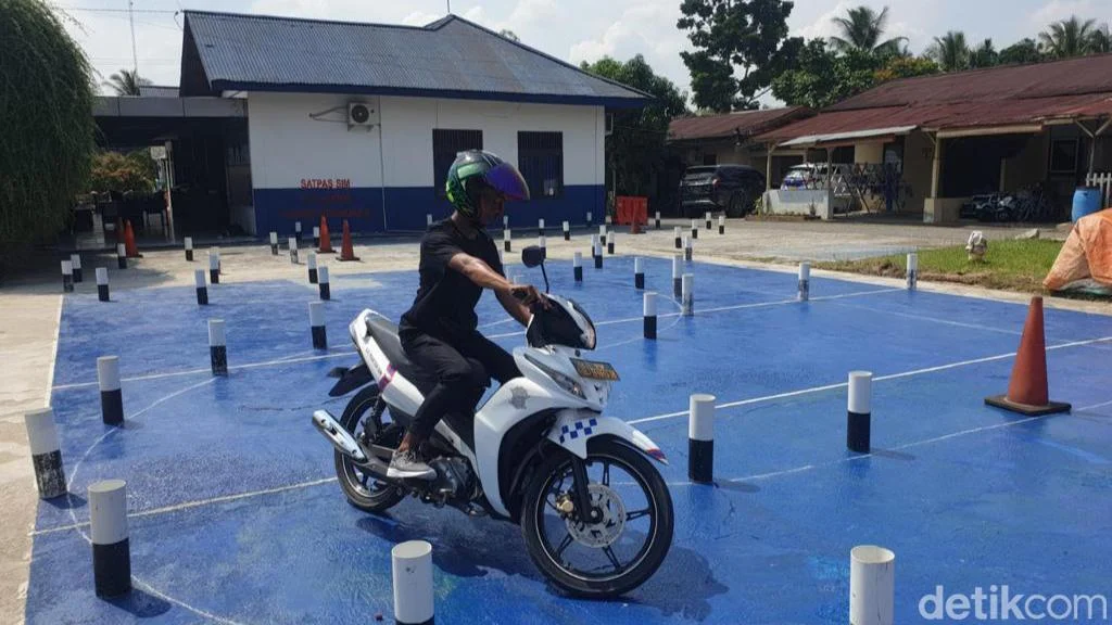Benarkah Ujian Praktik SIM Dibuat Susah Biar Banyak yang Gagal?