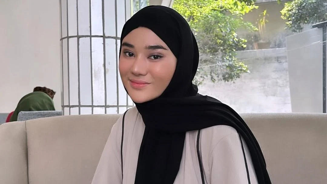Clara Shinta Bantah Isu Lepas Hijab, Clubbing Bersama Jule, dan Tuduhan Hamil yang Menyeret Namanya
