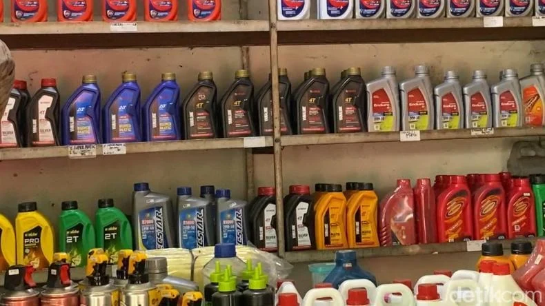 Curhat Bengkel Kecil, Harga Oli Motor ‘Lompat’ Gila-gilaan