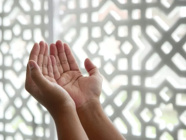 Doa Akhir dan Awal Tahun Hijriah Lengkap dengan Terjemahannya