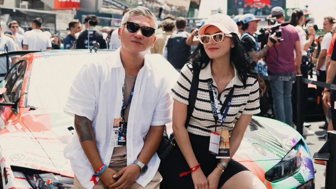 Gading Marten dan Medina Dina Tunjukkan Kemesraan di Sirkuit Le Mans, Prancis: Momen Romantis di Tengah Gelegar Balap Mobil