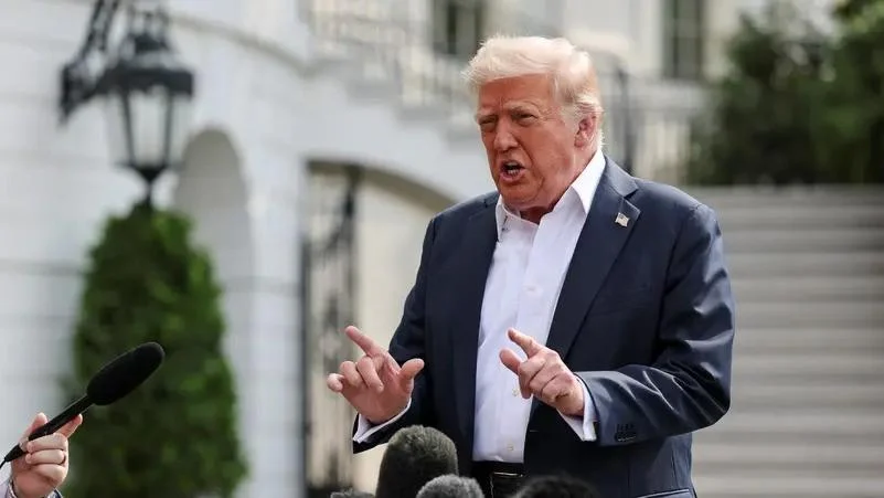 Heli Apache AS Jatuh Dekat Selat Hormuz, Trump: Pilot Baik-baik Saja