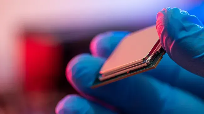 IBM Pamer Chip Berisi 100 Miliar Transistor, Cuma Sebesar Kuku