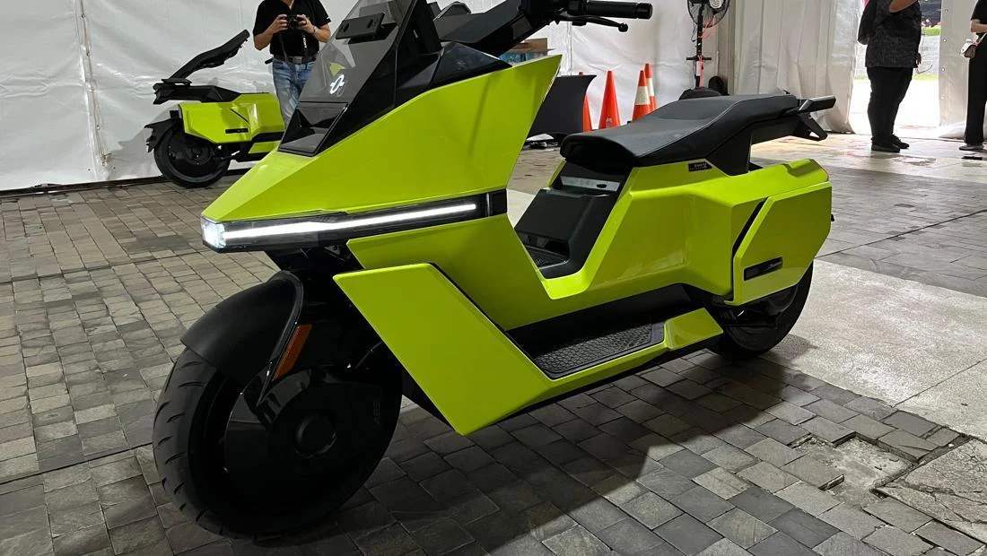 Indonesia Jadi Negara Pertama di Dunia yang Luncurkan Skuter Listrik Self-Balancing yang Merevolusi Mobilitas Urban