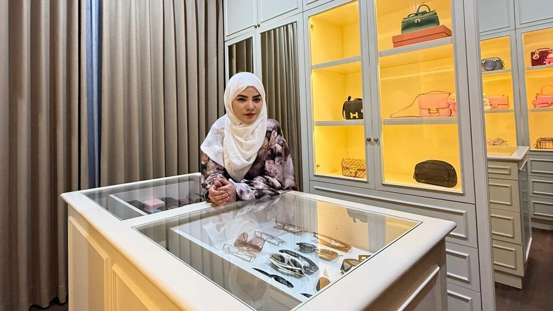 Intip Rumah Baru Dinar Candy: Penuh Trofi Juara, Walk-In Closet Bak Butik, dan Kemewahan yang Memanjakan Mata