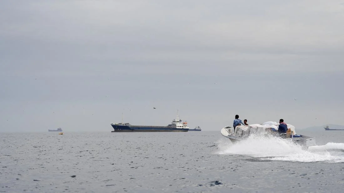 Iran Minta Pasukan Asing Tinggalkan Selat Hormuz: Risiko Alami Baku Tembak dan Ancaman Eskalasi Militer