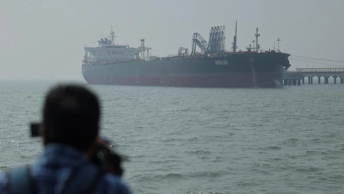 Kapal Tanker Kena Serangan AS di Lepas Pantai Oman, 3 Pelaut India Tewas
