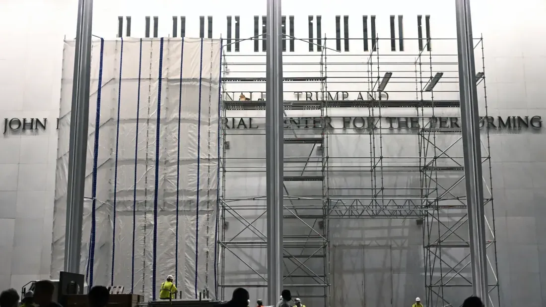 Kennedy Center Hapus Nama Donald Trump dari Fasad Gedung: Akhir dari Jejak Donatur Kontroversial