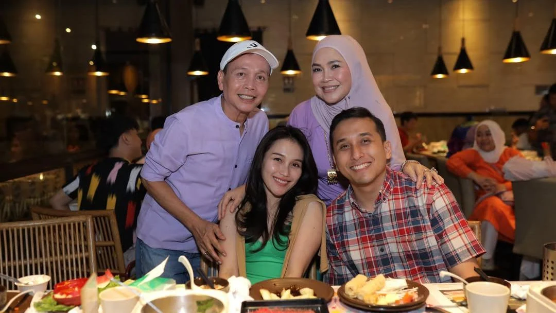 Kevin Bikin Ayu Ting Ting Senyum Terus