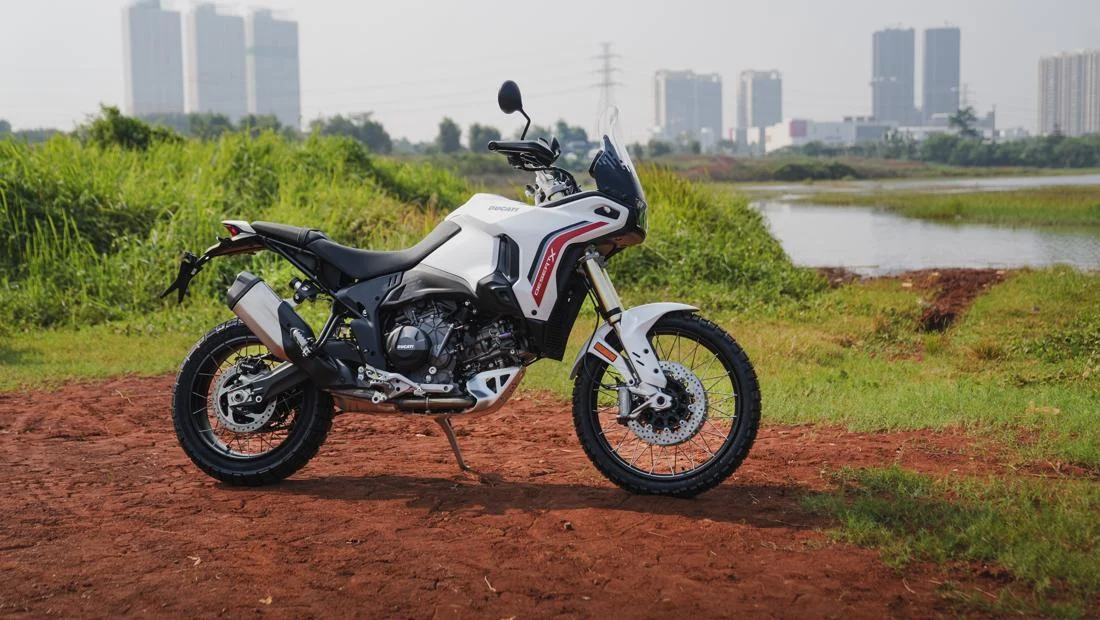 Moge Petualang Terbaru Ducati DesertX V2 Meluncur di Indonesia dengan Performa dan Teknologi Canggih