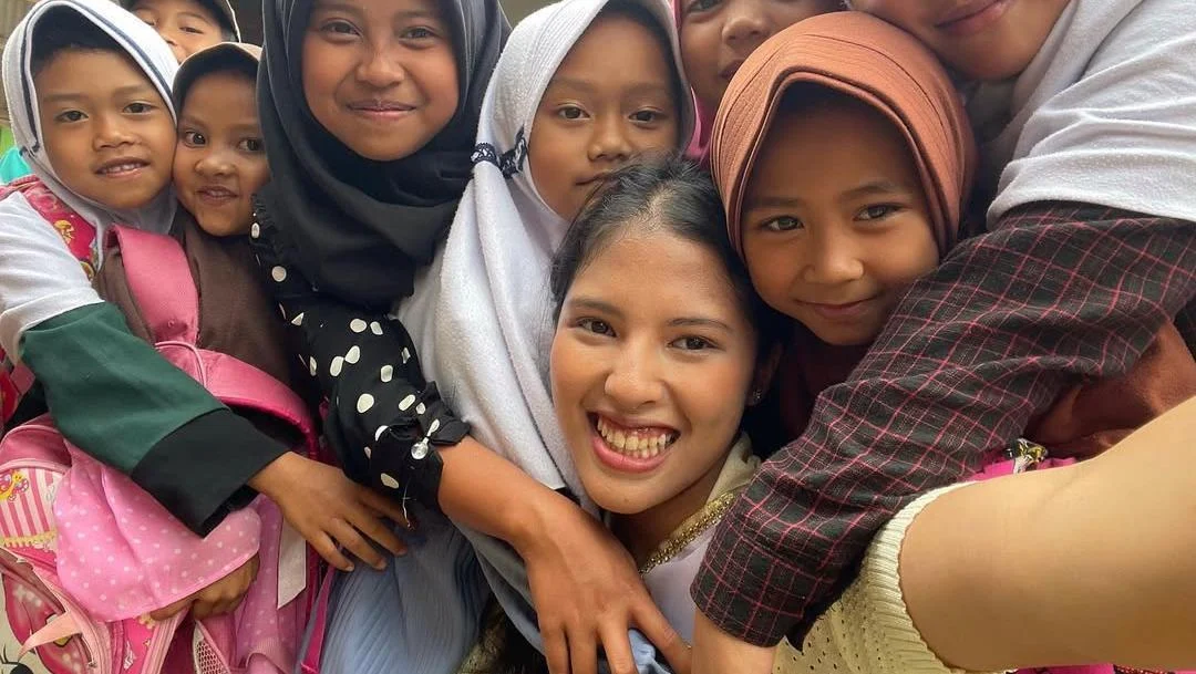 Putri Widhiasari Nikmati Alam Ciwidey, Berbagi Ilmu ke Warga Lokal, Perkaya Pengalaman Generasi Muda.