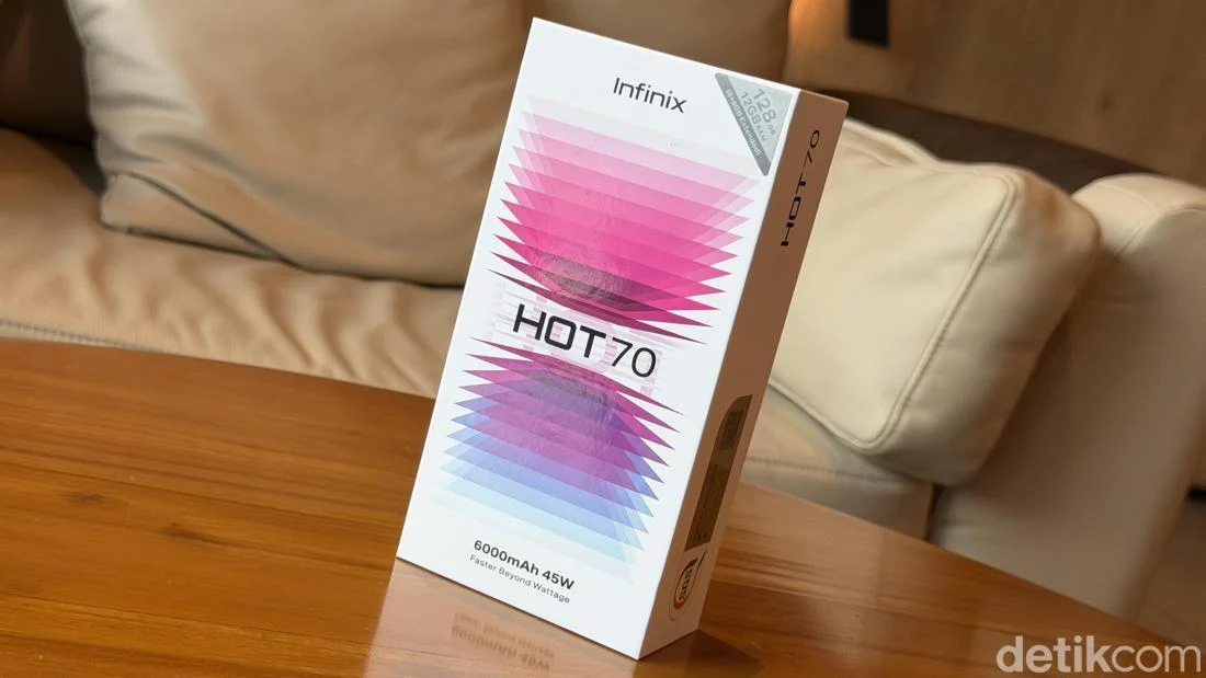 Unboxing Infinix Hot 70, HP Baterai 6.000 mAh Harga Rp 2 Jutaan