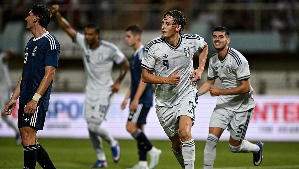 Yunani Vs Italia: Gol Tunggal Esposito Bawa Gli Azzurri Raih Kemenangan Dramatis Meski Bermain 10 Pemain