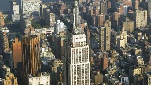 Aksi Sejoli Lamaran di Puncak Gedung Empire State New York Berujung Ditangkap