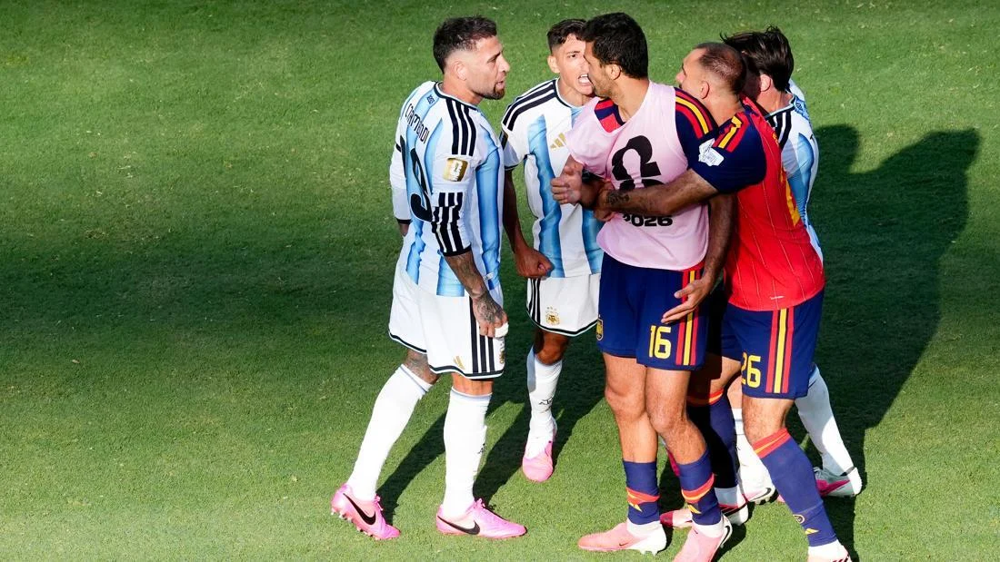 Argentina Tak Hormati Sepakbola