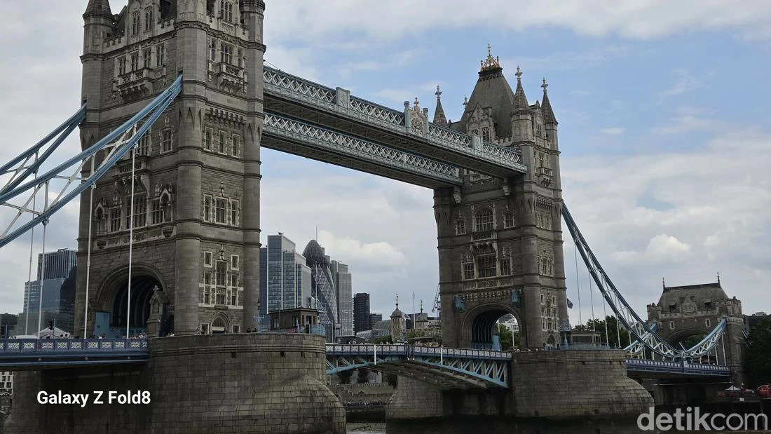 Cantiknya London dalam Jepretan Kamera Samsung Galaxy Z Fold8.