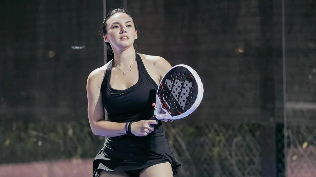 Gaya Energik Shafa Harris Debut Main Padel