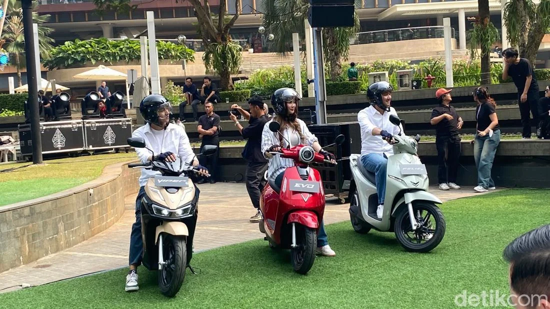 Masih CBU, Motor Listrik Vinfast Bakal Dirakit di Subang Mulai 2027