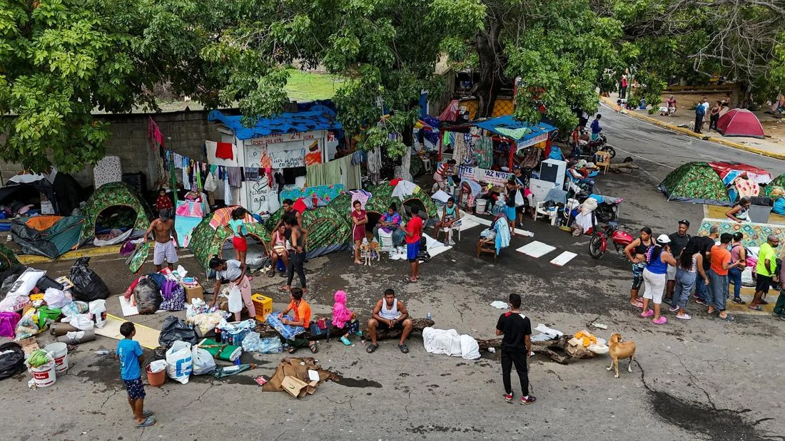 Nestapa Puluhan Ribu Warga Tidur di Jalan Buntut Gempa Kembar Venezuela