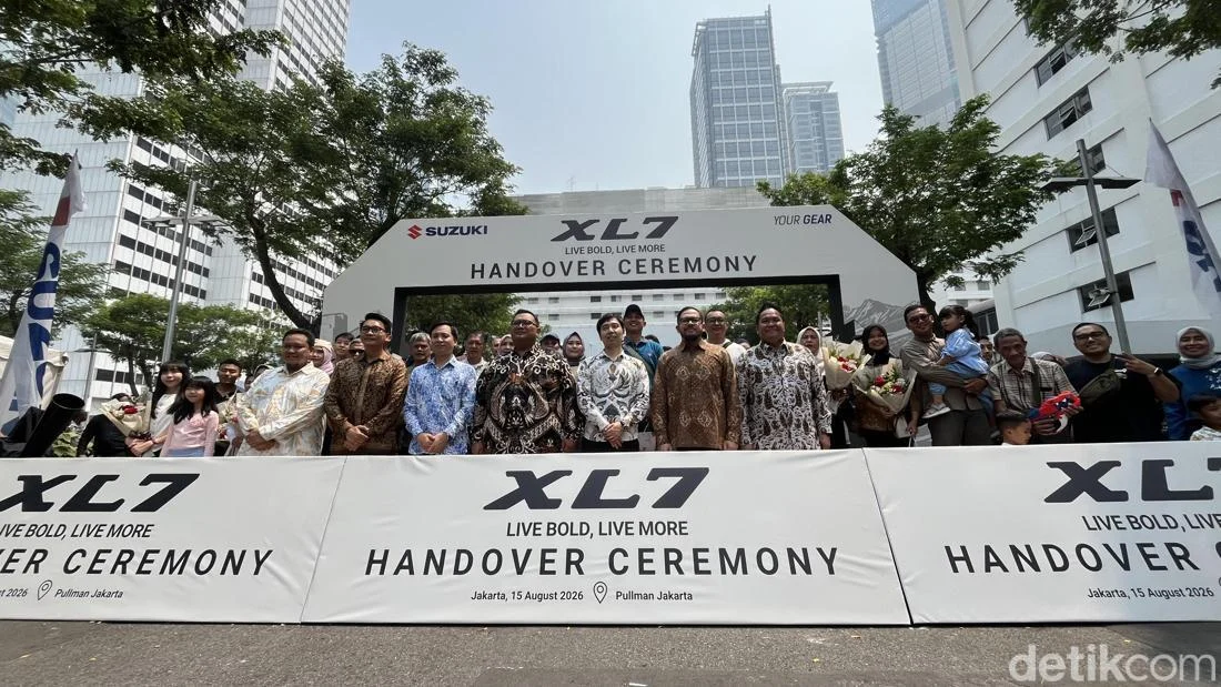 Suzuki XL7 Terbaru Mulai Diserahkan ke Konsumen di Indonesia