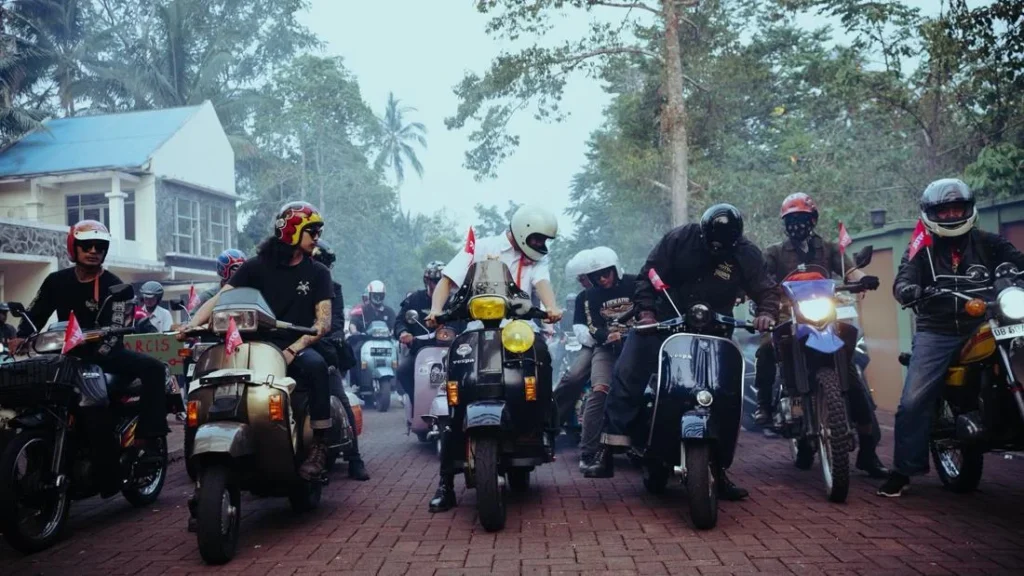 "Sunset Serenada Kustom: Motor Modifikasi Jelajahi Keindahan Tomohon, Jalin Sinergi Ekonomi Kreatif"
